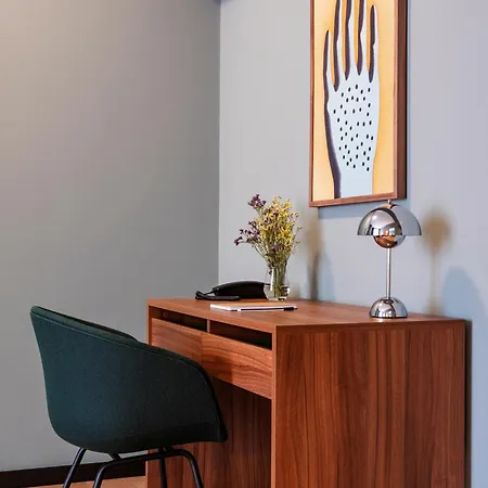 Numa Anjos Лиссабон